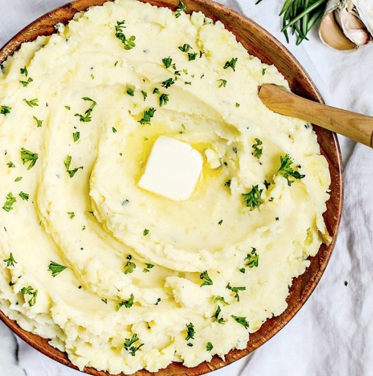 Thanksgiving recipe blog garlic mashed potatoes