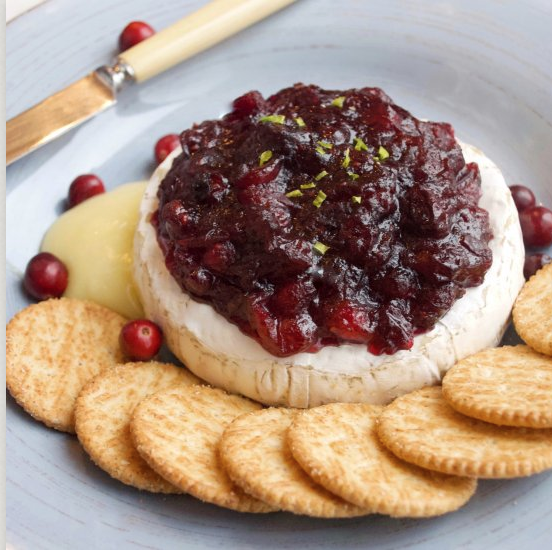 Spiced Cranberry Baked Brie, Thanksgiving recipe blog