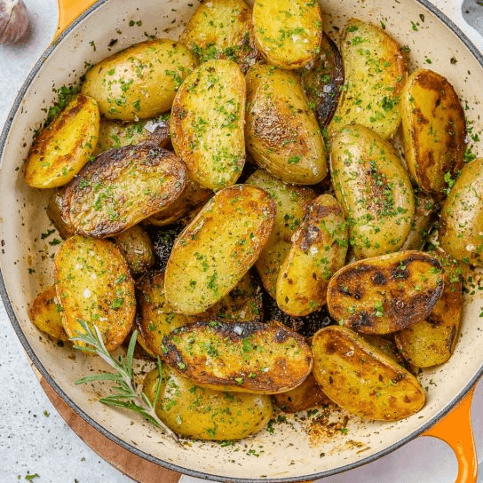 Skillet Roasted Garlic Potatoes