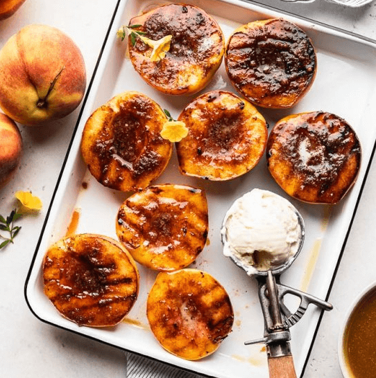 Grilled Peaches with Caramel Sauce